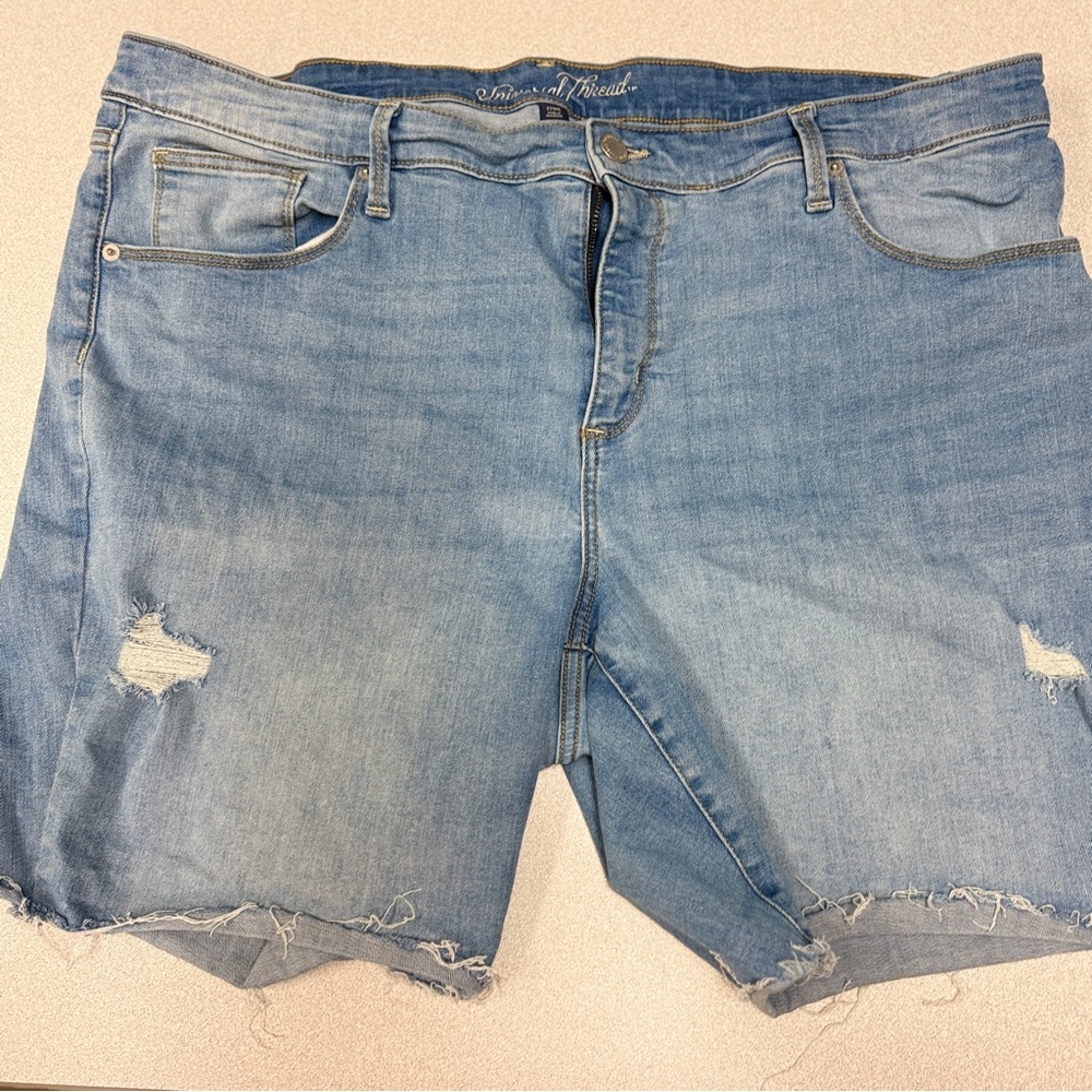 Plus -Universal Thread Distressed‎ Light Blue Denim Shorts 22sz